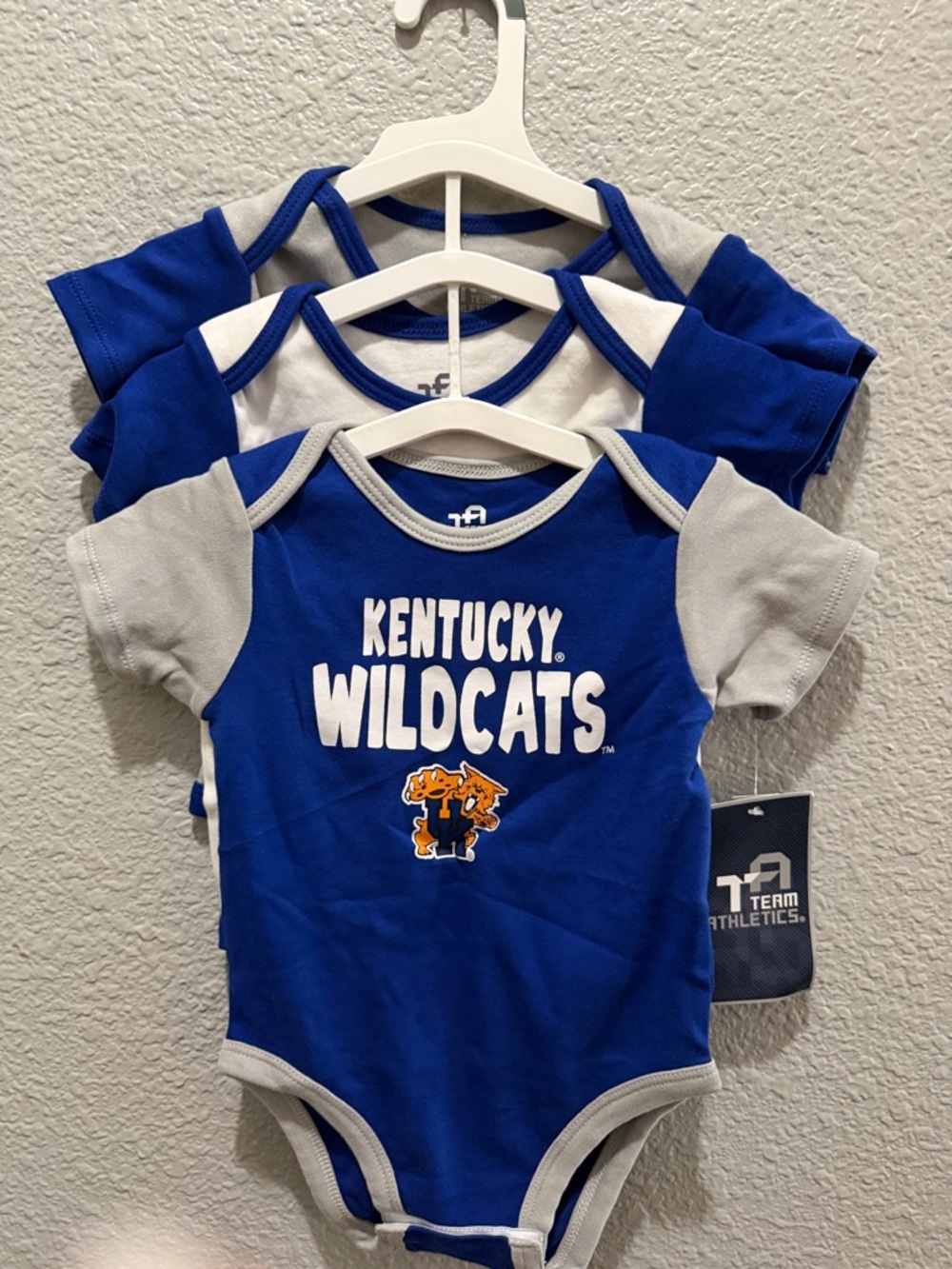 Kentucky Wildcats Blue & Gray Baby Onesie Set 18 months NEW